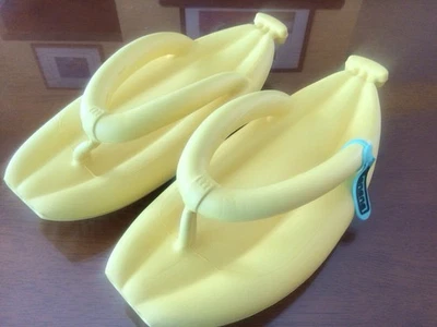 Sandalias de goma espuma amarilla banana talla 8 Foto 1 de 4