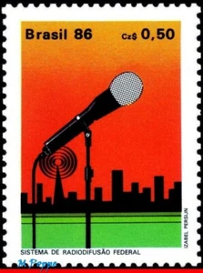 2077 BRAZIL 1986 FEDERAL BROADCASTING SYSTEM, MICROPHONE, RHM C-1521, MNH - Picture 1 of 2