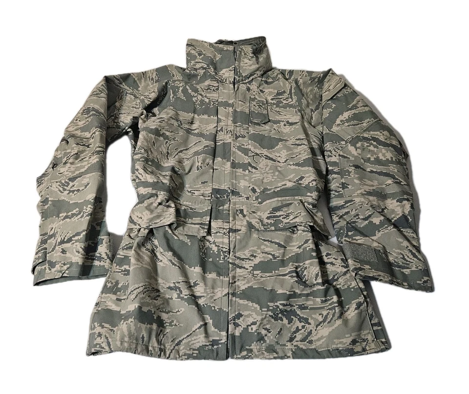 Chaqueta del Ejército Pequeña Verde Camuflaje Costura Gore Tex Parka Emitida por el Gobierno Usada en Excelente Condición Foto 1 de 4