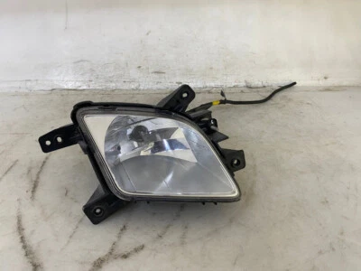 OEM | 2011-2013 Kia Sportage Halogen Fog Light (Left,Driver) - Image 1 of 4