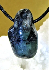 SMARAGD    Trommelstein   FREEFORM gebohrt    EDELSTEIN   ANHÄNGER   Nr.104 - Bild 1 von 2