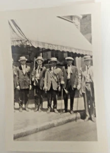 Pontiac Dairy 6 Männer in einer Parade? Pontiac Michigan um 1920 Foto - Bild 1 von 3