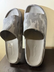 Herren Skechers Foamies Größe 13 Arch Fit Horizon Camouflage Pantoletten Neu ohne Karton - Bild 1 von 8