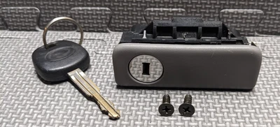 Guantera Toyota 4Runner Sienna 2003-2010 gris liberación de pestillo OEM GRIS Foto 1 de 4