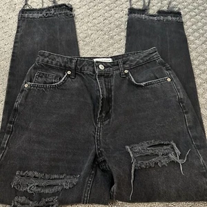 We The Free Size 26 Black Denim Distressed High Waisted Mom Jeans - Picture 1 of 4