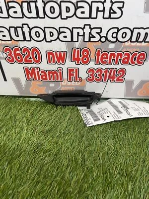 ✅ Manija de puerta exterior derecha Dodge Challenger 2023 PN:1MZ84VCAAM OEM Foto 1 de 4