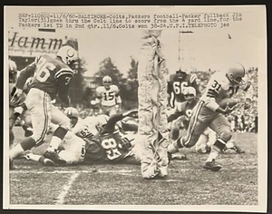 1960 Photo-Green Bay Packers Jim Taylor Scores vs Baltimore Colts - Picture 1 of 2