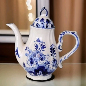 Vintage DELFTS BLUE Tea Pot Coffee Pot Floral Ceramic Hand Painted Collectible - Picture 1 of 5