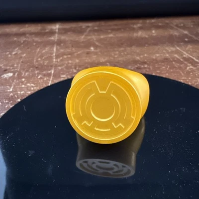 DC Comics Anillo Linterna Amarilla Disfraz Plástico Sinestro Linterna Verde  Foto 1 de 4