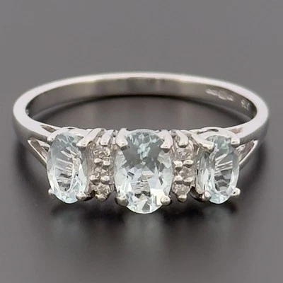 9ct White Gold Aquamarine & Diamond Three Stone Cluster Ring Size N Hallmarked - Image 1 of 4