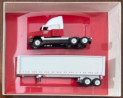 Roehl Transport 1999 Winross Truck - Image 1 of 3
