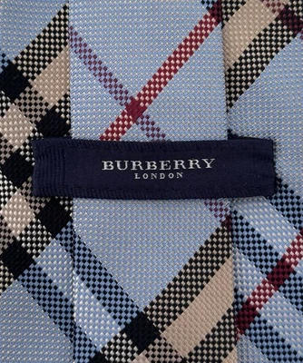 Corbata Burberry clásica. Hecho en Italia.  Auténtico. Foto 1 de 4