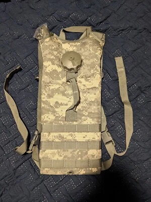 OLD STOCK & NEW Hydramax ACU Universal Hydration System 100oz/3 Liter Backpack - Image 1 of 4