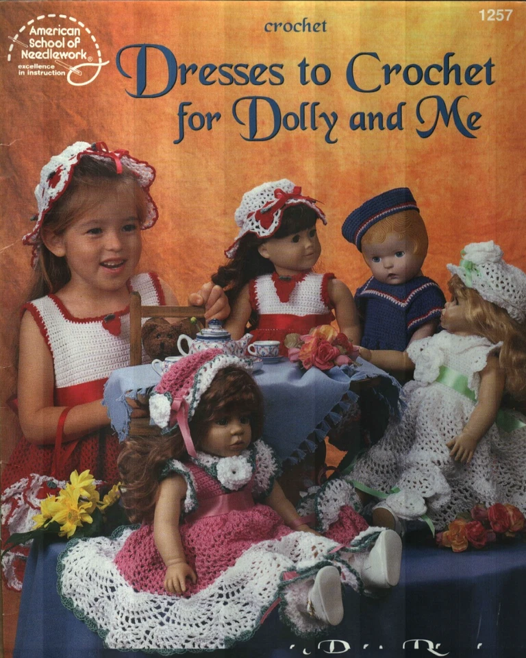 Б/У ПЛАТЬЯ КРЮЧКОМ ДЛЯ DOLLY И МЕНЯ 4 КОМПЛЕКТА КРЮЧКОМ УЗОР КНИГА - Изображение 1 из 4