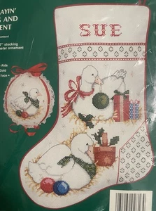 GANS gezählt Kreuzstich WEIHNACHTSSTRUMPF SET Ornament Nadel Schatz Gänse - Bild 1 von 8