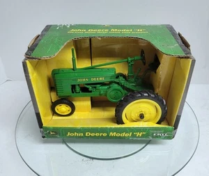 Ertl 1939 John Deere Model H Tractor Diecast 1/16 Scale - Picture 1 of 8