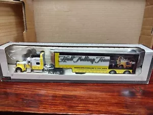 SpecCast 1/64 Hull Pulling Team Minneapolis Moline Super Stock Tractor Semi - Picture 1 of 7