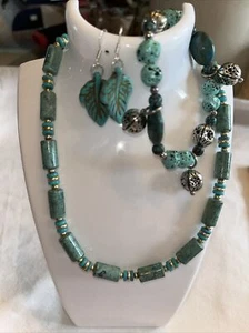 Vintage Turquoise Colored Necklace 14” Earrings 1 1/2” Bracelet 7” Stretch - Picture 1 of 9