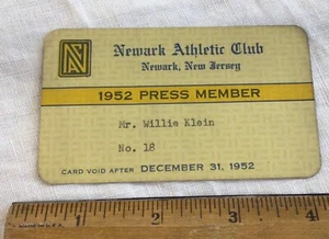Tarjeta de membresía con insignia de pase de prensa Newark New Jersey NJ Athletic Club 1952 - Imagen 1 de 2