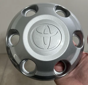 OEM 2005-2022 Toyota Tacoma center cap 4260B-04010 fits 16"-5 spoke steel wheel - Picture 1 of 8