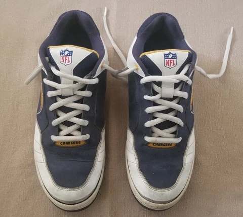 RARE Vintage Reebok NFL San Diego Chargers Shoes Size 11 See Notes Cover