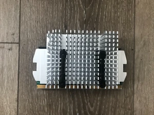 Intel SL3XL Pentium III 667MHz 667/256/133/1.65V Slot 1 CPU w/heatsink 09N9218 - Afbeelding 1 van 5