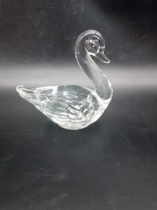 Glass Swan Paperweight - Picture 1 of 4