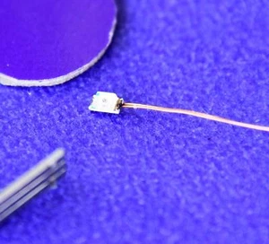 YMQ0603P 20 Stck. LILA 0,1 mm emailliert Kupfer verdrahtet vorgelötet SMD LED Modell zum Selbermachen - Bild 1 von 2