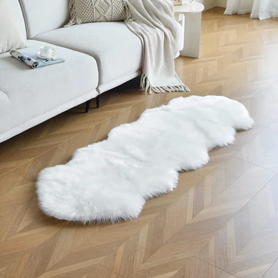 Alfombras de corredor de piel de oveja sintética blancas de 2x6 pies, alfombra de dormitorio mullida sofá de piel Foto 1 de 4