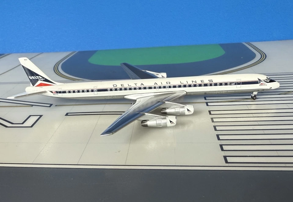 Delta Air Lines Douglas DC-8-61 N823E Widget escala 1/400 diecast aeroclásicos Foto 1 de 1