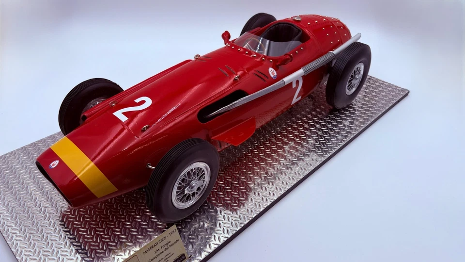 pitMAS250F-E Maserati 250F J.M. Fangio World Chamopion 1957 1/8 - Immagine 1 di 4