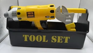 Spielwerkzeug Set mit Bohrer und Schraubenschlüssel - Bild 1 von 10