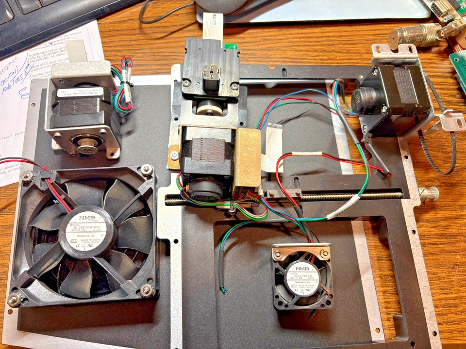 Job lot - industrial encoders/motors/ other scientific machine assemblies - Image 1 of 4