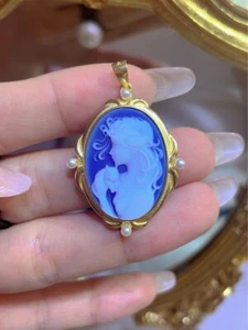 L18 Anhänger junge Dame mit Katze vier Perlen blauer Achat Silber 925 vergoldet - Bild 1 von 1