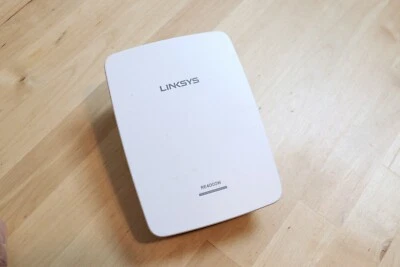 Genuine Linksys RE4000W N600 PRO Wi-Fi Range Extender- Free Fast Shipping! - Image 1 of 4