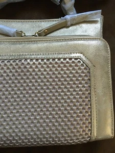 STEVEN Womans small gold crossbody handbag/purse, pockets, honeycomb weave NEW - Picture 1 of 7