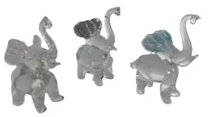 Elefanti in vetro soffiato a mano altezza 2 1/4" glitter su orecchie tronco set di 3 - Foto 1 di 5