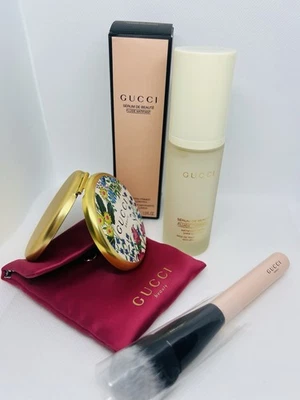 Gucci Sérum de Beauté Fluide Matifiant (Primer) Compact Mirror and Brush Set - Image 1 of 3