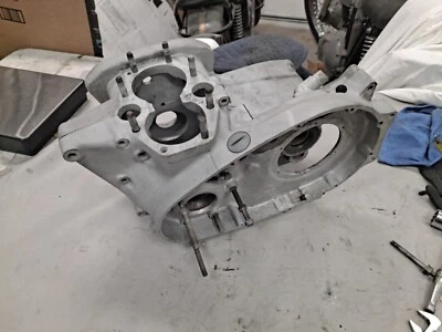 TRIUMPH 650 BONNEVILLE T120 T120V T120R T140 1971 FUNDAS MOTOR *2192 Foto 1 de 4