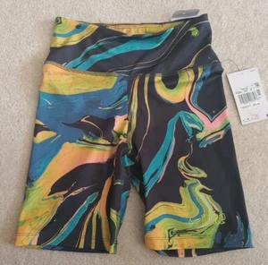 NWT Nike Women One Aurora Marbled 7" Bike Short Size XS DO6200-010 - Picture 1 of 4
