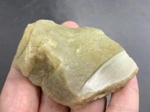 Chinesischer Qiemo Nephrit Jade Rough Rock große Süßigkeiten Zucker Jade 161g - Bild 1 von 17