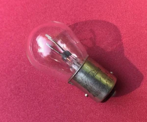 TOSHIBA • NOS 6V 21/3CP Bombilla Trasera Yamaha IT175 IT200 IT250 IT400 IT425 490 - Imagen 1 de 1