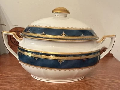 Noritake SOLEMN SAPPHIRE Oval Covered Vegetable Bowl (46 fl oz) GOLD Ivory China - image 1 of 4