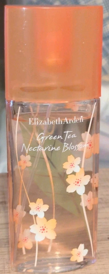Flor de nectarina de té verde por Elizabeth Arden eau de toilette spray 3,3 oz Foto 1 de 1