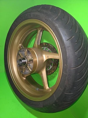 Roda traseira Yamaha FZ1 2008 com rotor e bom pneu 5VY-25338-00-8L - Imagem 1 de 4