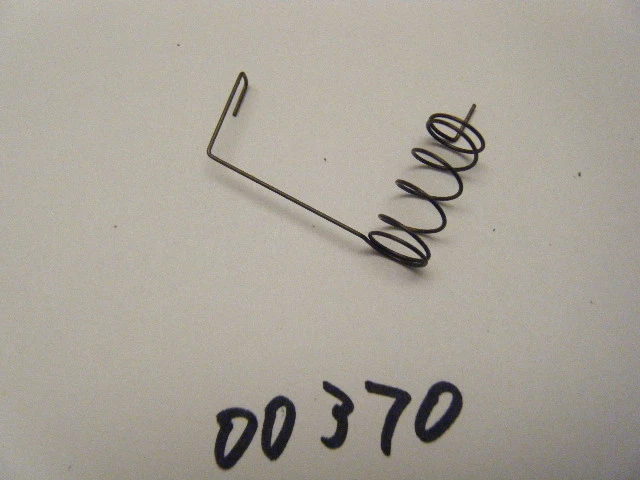 HOMELITE NEW BLOWER THROTTLE LATCH SPRING  P/N 00370  FITS:  HB-100, HB-180 - Image 1 of 1