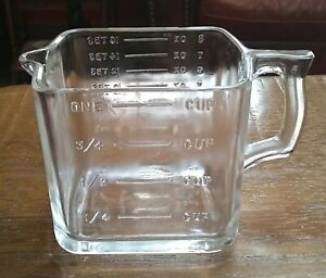 Vintage Mid century Lustroware Measuring cup set of 3; Vintage Plastic Measuring Cup Nesting Set; 4 cups; 2 Cups; 1 Cup
