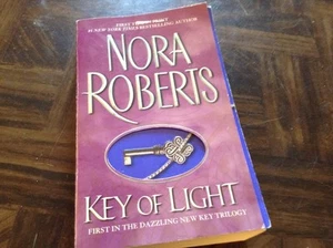 Nora Roberts book key of light - Picture 1 of 2