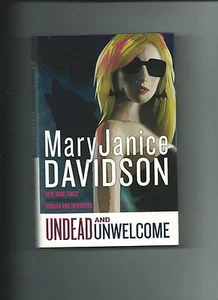 Undead and Unworthy By MaryJanice Davidson New Hardcover Queen Betsy - Imagen 1 de 2