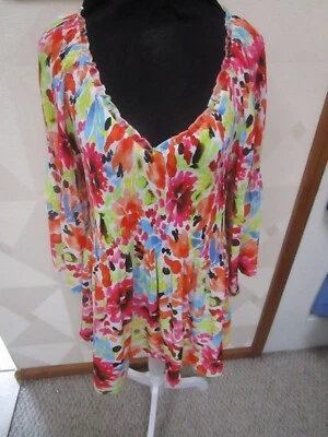 NINETY CLOTHING-WHITE/MULTI-FLORAL-3/4 FLARED-SLEEVE-PLEATED TOP-SIZE-1X-NWT-$68 - Image 1 of 4